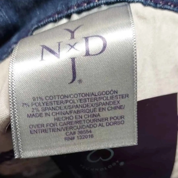 NWT NYDJ Women's Cuffed Ankle Straight Jeans Petite - Picture 8 of 9